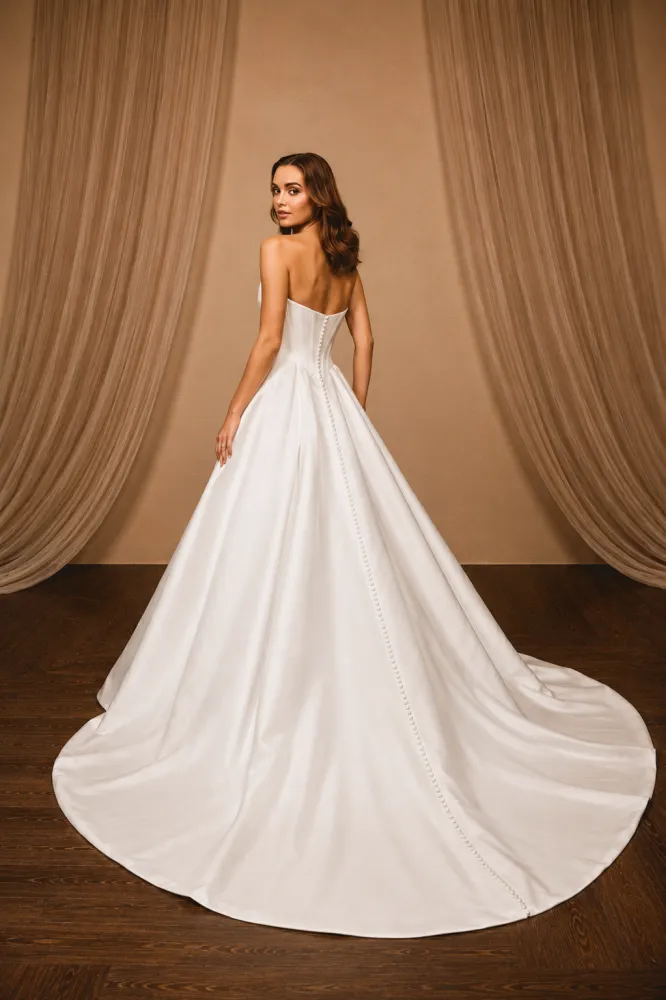 Bild 1 des Brautkleides maleika – bridal couture - Pearl | #55283